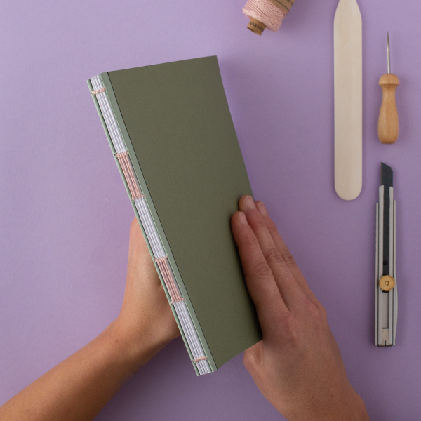 DIY kit Bookbinding olivegreen - sage | GARN&MEHR